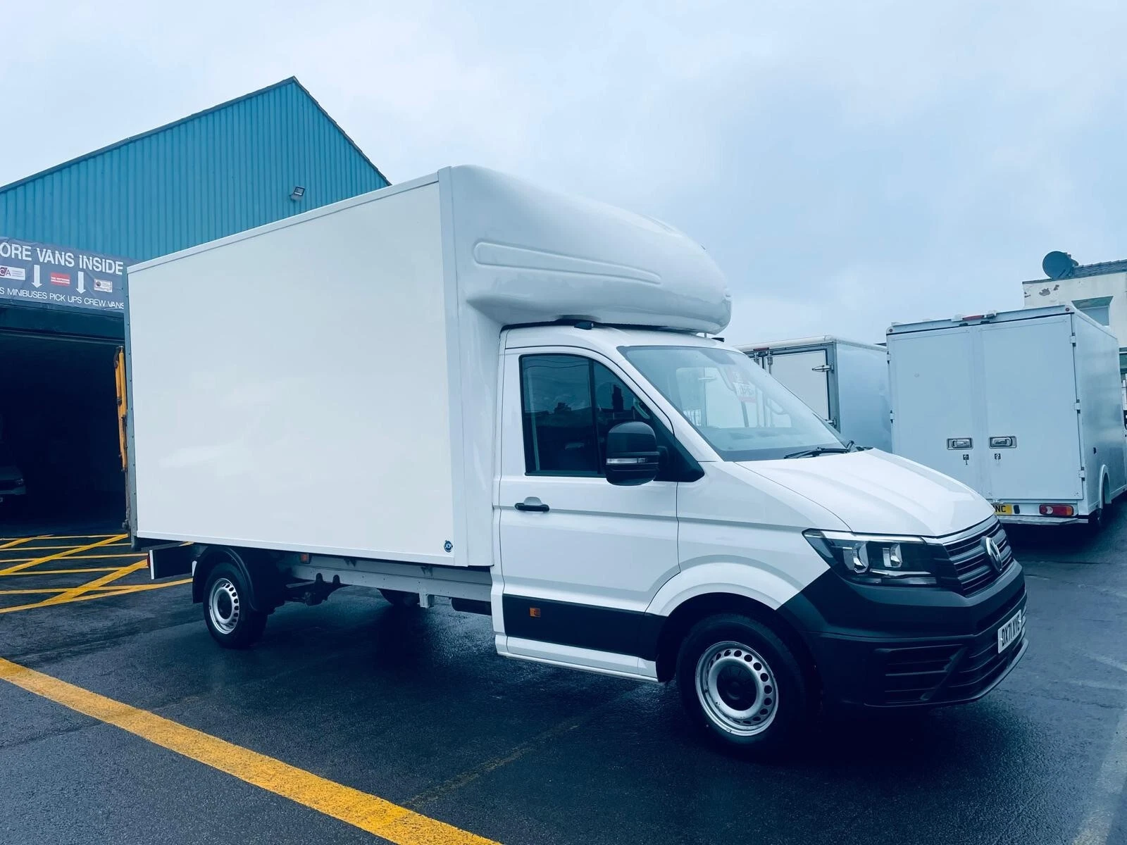 
								2021/71 volkswagen crafter 35 2.0tdi Luton tail lift Van Euro 6 ULEZ 74k full									