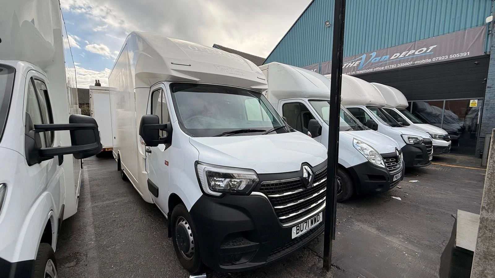 
								2021/71 Renault Master 2.3 145 l3 Low loader Luton Van Euro 6 ULEZ COMPLIANT full									