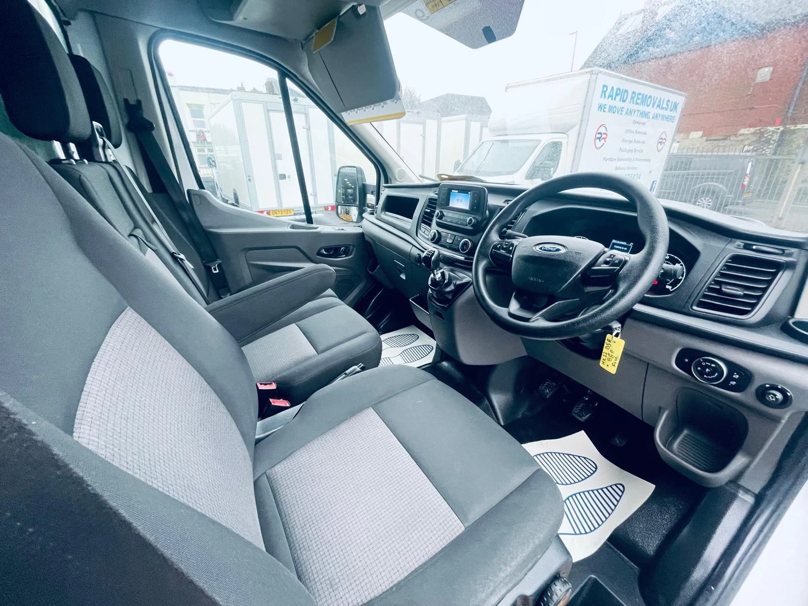 
								2022/22 ford transit 350 mwb L3 Luton tail lift van Euro 6 choice of Luton vans in stock full									