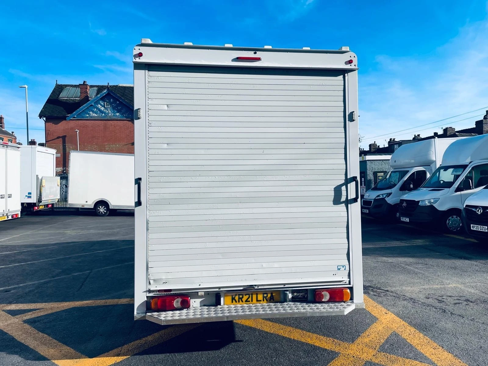 
								2021/21 vauxhall movano 2.3 135 4.3m maxi Low loader Luton Van Euro 6 full									