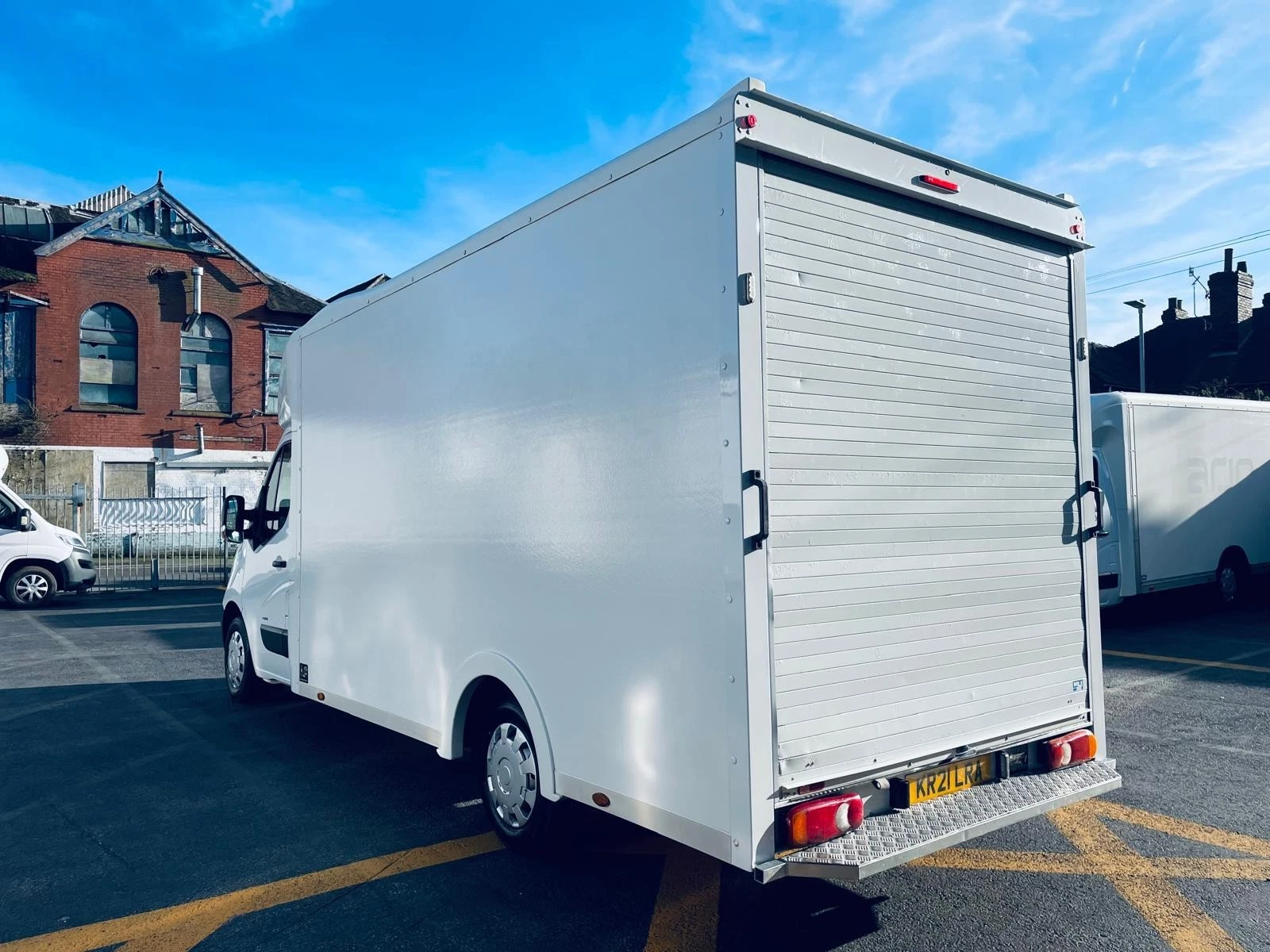 
								2021/21 vauxhall movano 2.3 135 4.3m maxi Low loader Luton Van Euro 6 full									