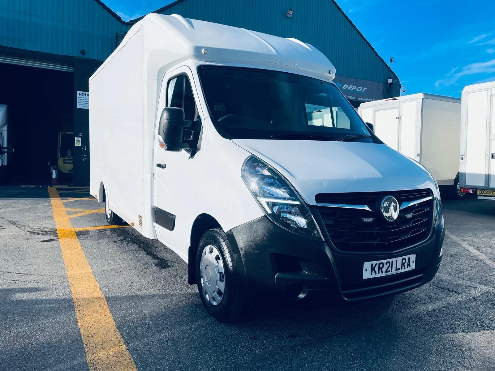 
								2021/21 vauxhall movano 2.3 135 4.3m maxi Low loader Luton Van Euro 6 full									