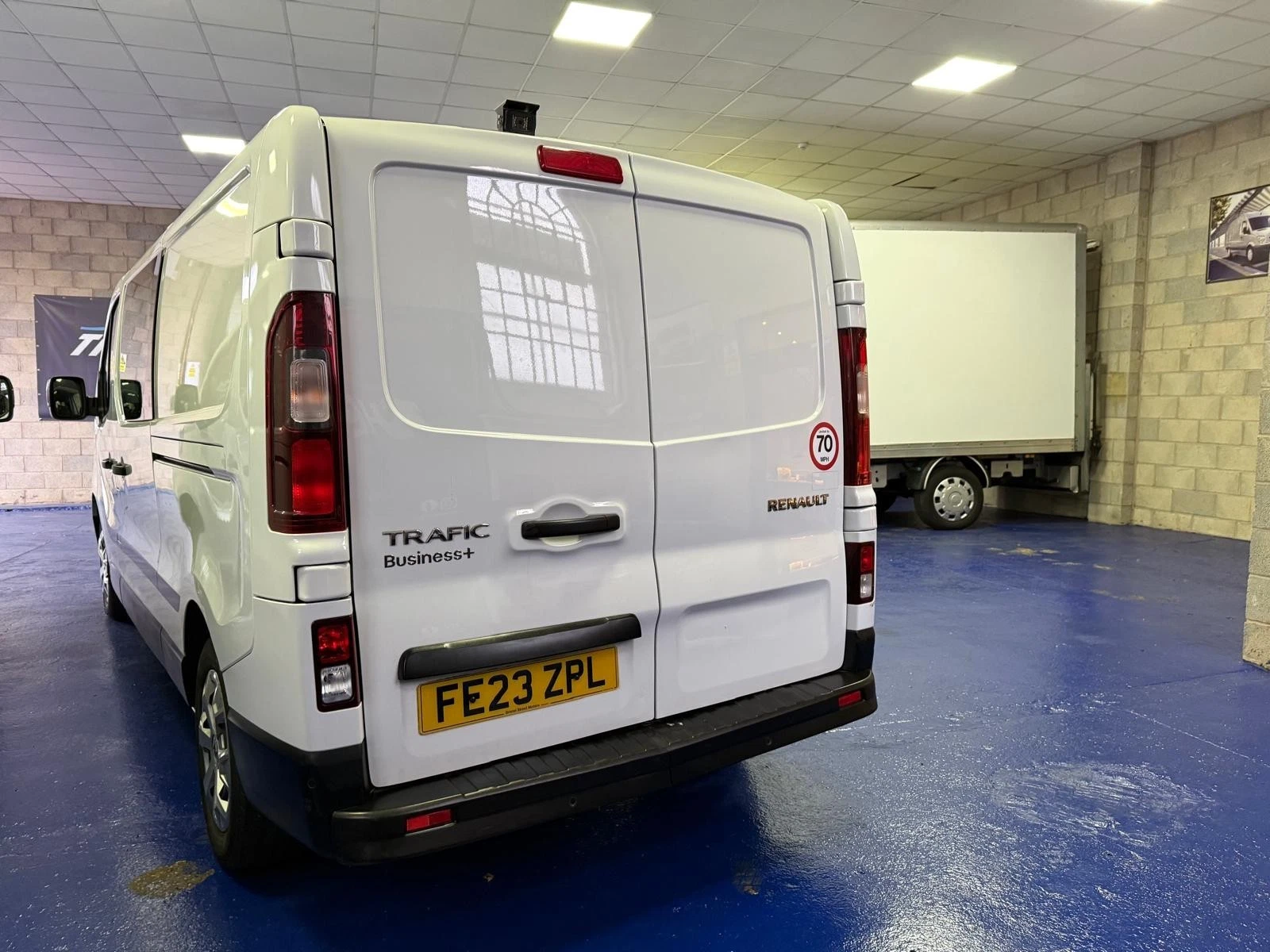 
								2023/23 renault trafic ll30 double cab turbo diesel euro 6 ulez 36044 miles 6 months warranty full service history hpi checked full									