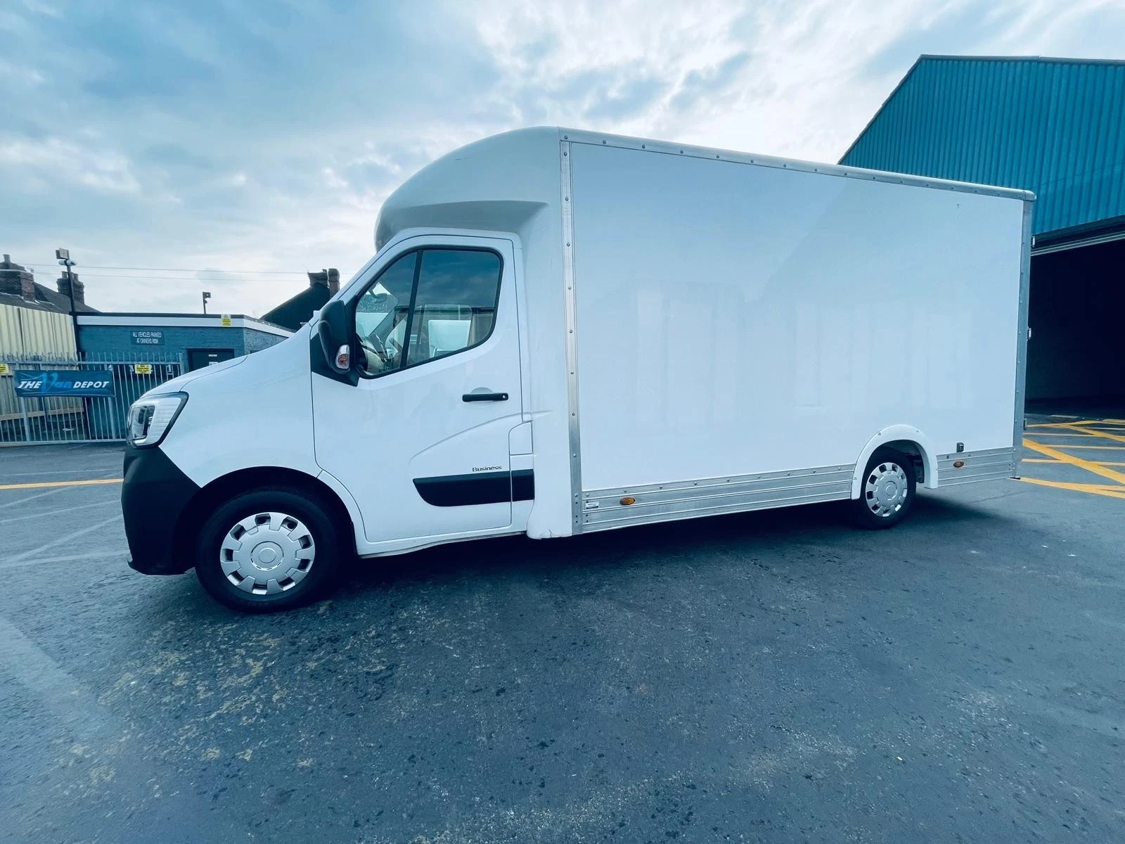 
								2021/21 Citroen relay 2.0hdi l3 Low loader Luton Van Euro 6 ULEZ COMPLIANT 6 months AA warranty fsh full									