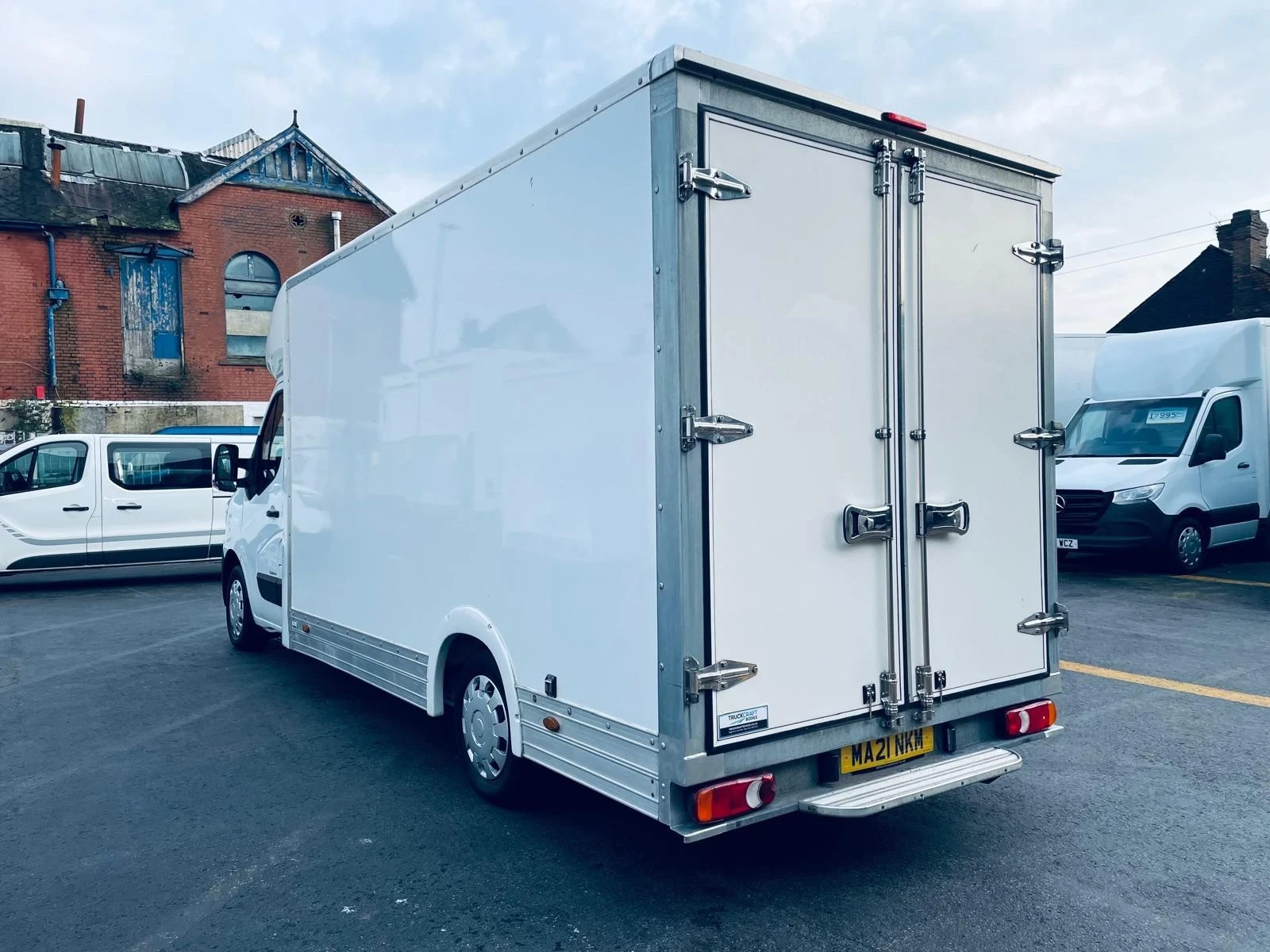
								2021/21 Citroen relay 2.0hdi l3 Low loader Luton Van Euro 6 ULEZ COMPLIANT 6 months AA warranty fsh full									