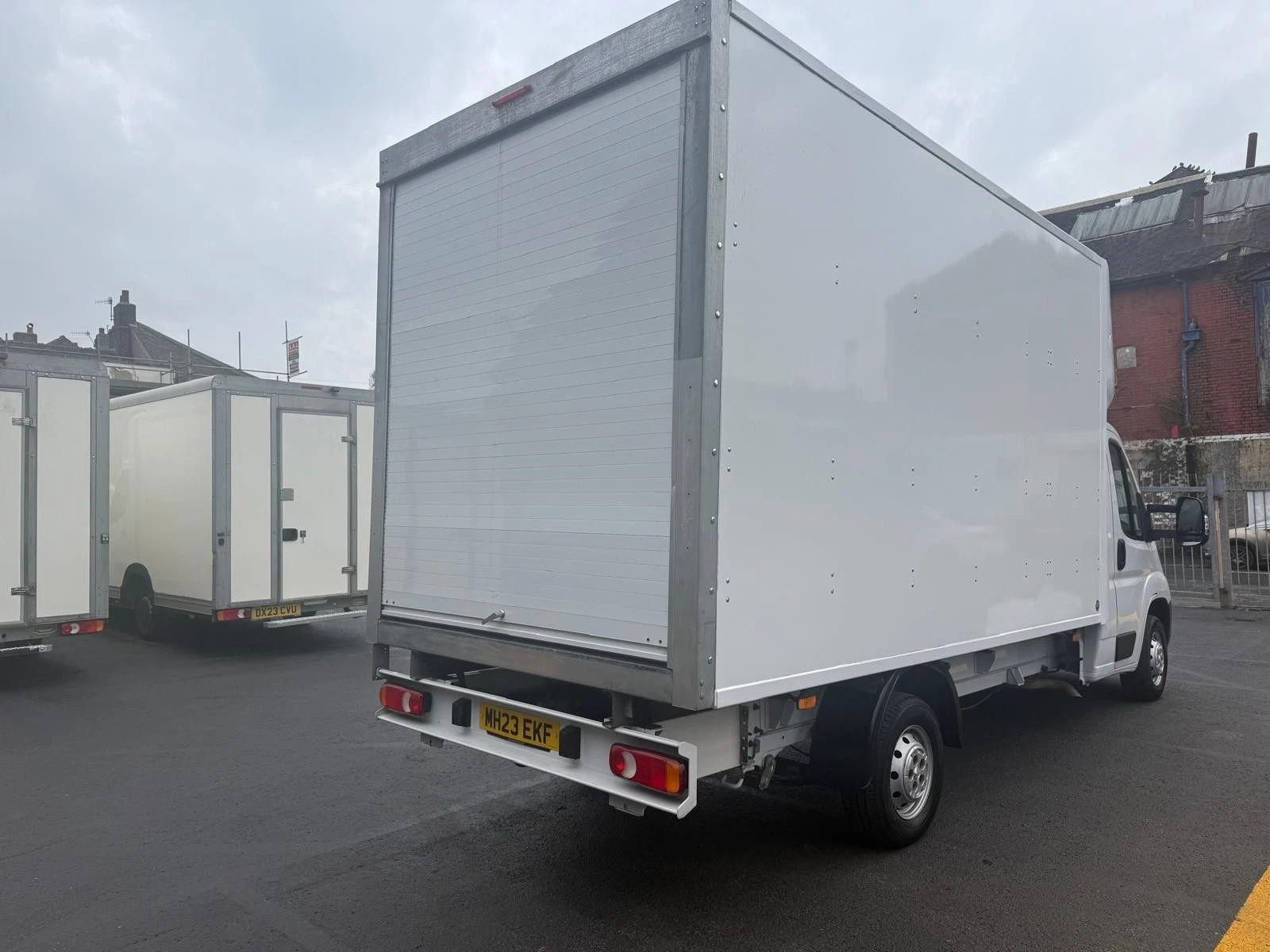 
								2023/23 Peugeot boxer 4.3m Luton Van Euro 6 52k fsh 6 months warranty finance arranged fsh full									