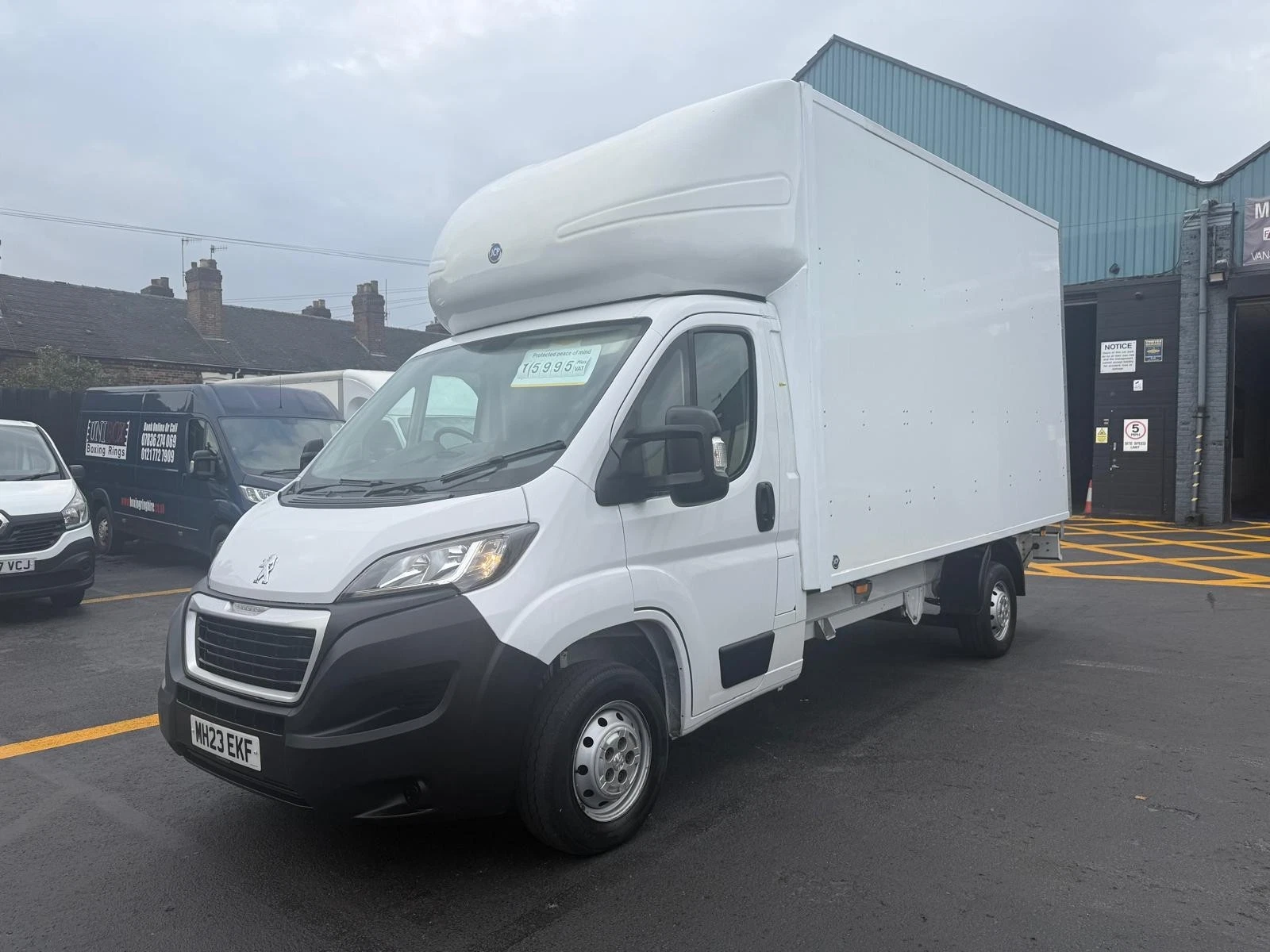 
								2023/23 Peugeot boxer 4.3m Luton Van Euro 6 52k fsh 6 months warranty finance arranged fsh full									