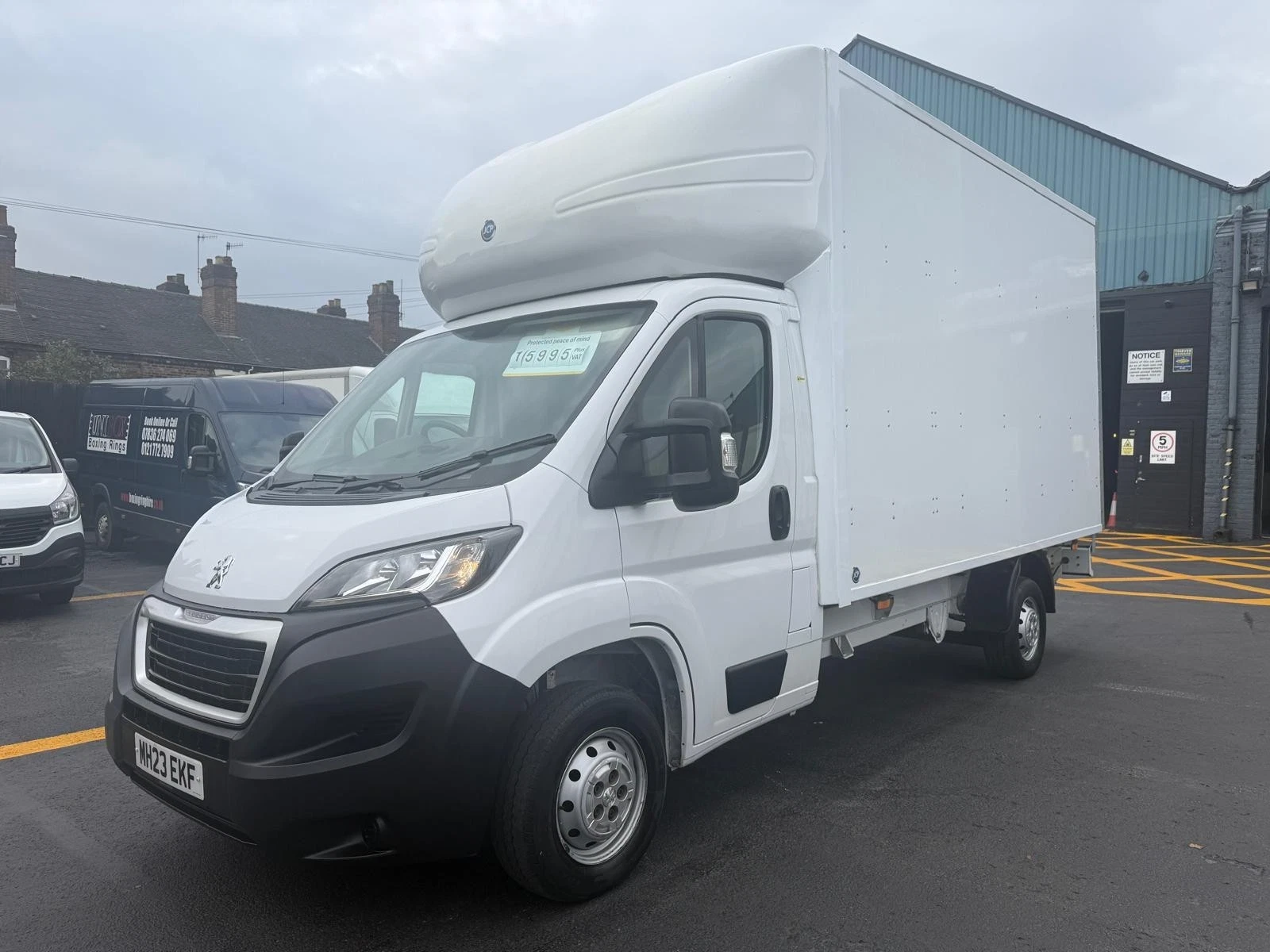 
								2023/23 Peugeot boxer 4.3m Luton Van Euro 6 52k fsh 6 months warranty finance arranged fsh full									